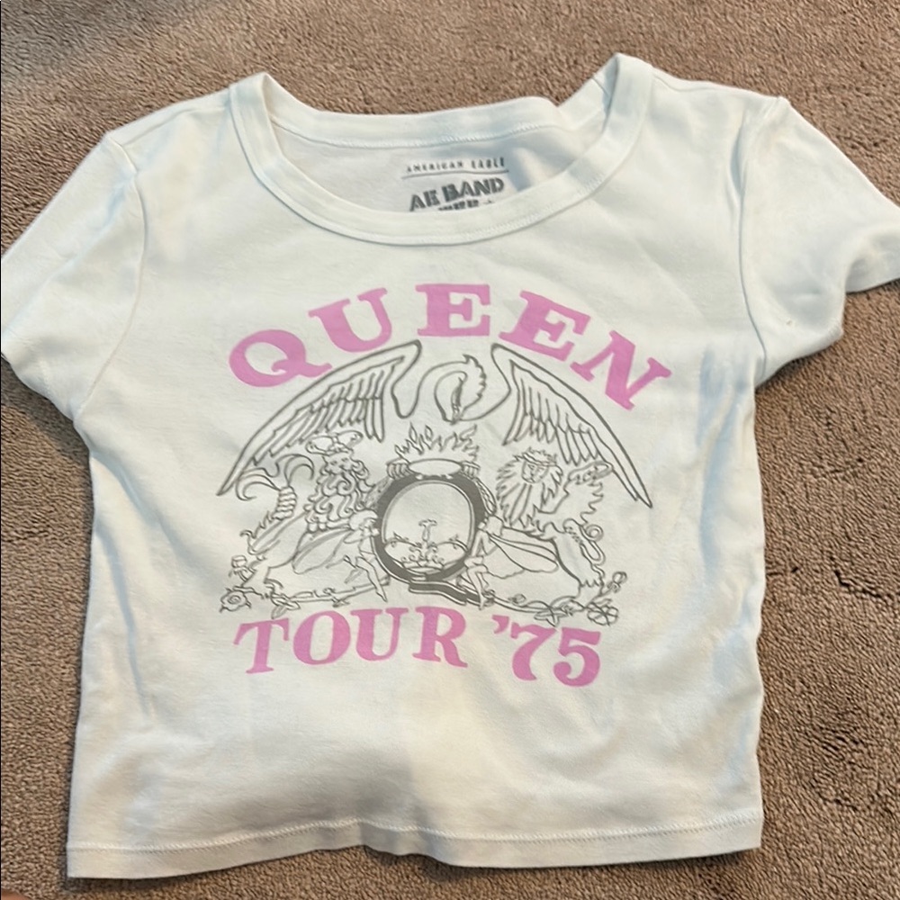 American Eagle Outfitters White and Pink Short Sleeve Tee